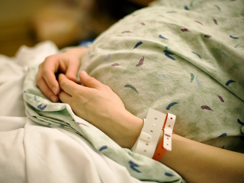 Thủ thuật cắt bỏ khối u an toàn cho bệnh nhân đột quỵ mang thai
