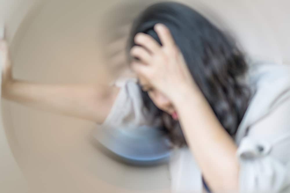 Xây xẩm chóng mặt – dấu hiệu sớm cảnh báo đột quỵ