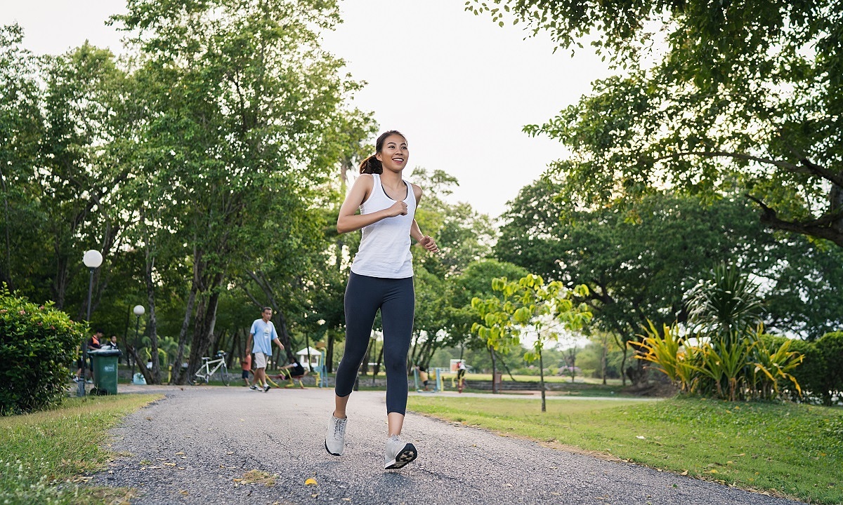 Cách đơn giản và hiệu quả để duy trì nhịp tim thấp khi nghỉ ngơi là tập thể dục thường xuyên. 