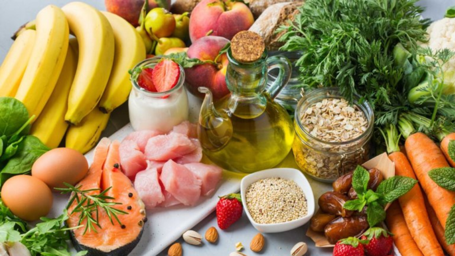 Bệnh nhân đột quỵ cao huyết áp cần hạn chế những loại thực phẩm nào?