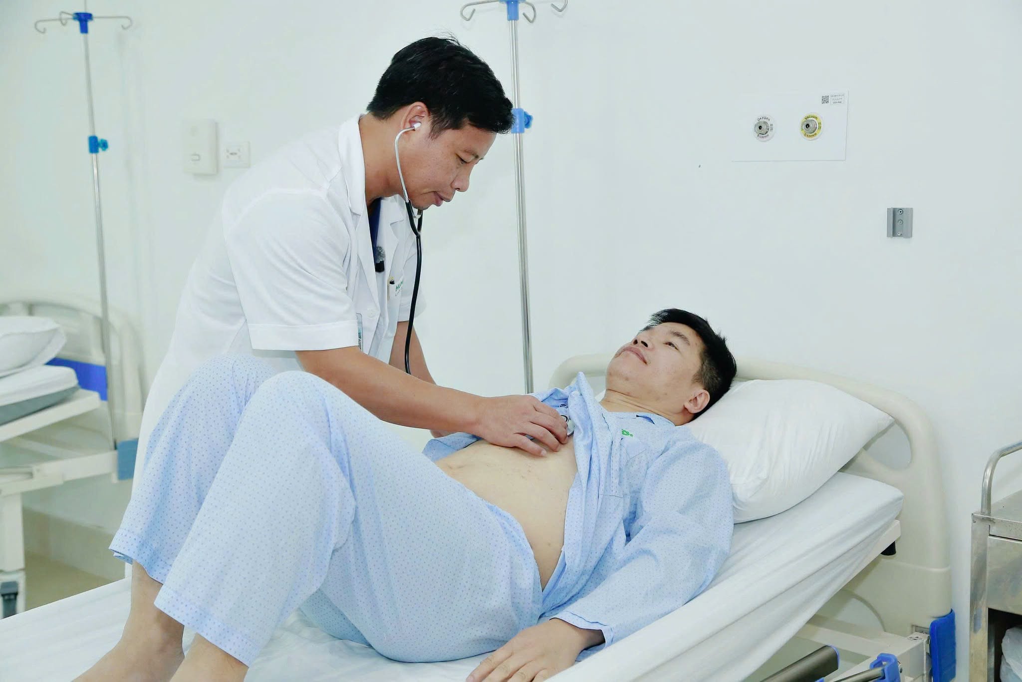 Đang đưa con đi dạo, người đàn ông 42 tuổi bất ngờ bị nhồi máu cơ tim
